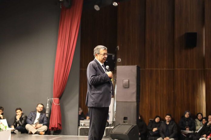 Hayati İnanç, Sakarya’da Ramazan Ayının Derin Maneviyatını Şiirlerle Anlattı