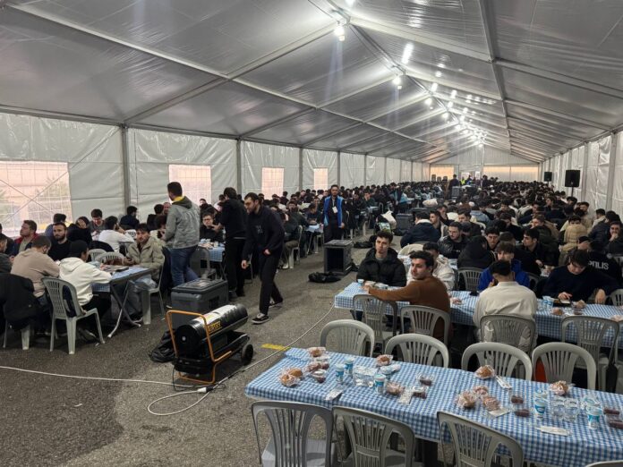 Sakarya Üniversiteler Kampüsü'nde Farklı Ülkelerden Öğrenciler Ramazan İftarında Buluştu