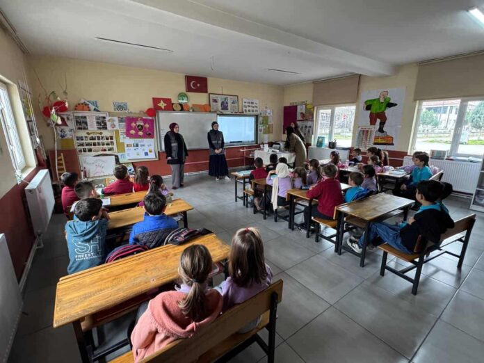 Sakarya’da Down Sendromu Farkındalık Günü’nde Öğrencilere Empati ve Doğru İletişim Eğitimi