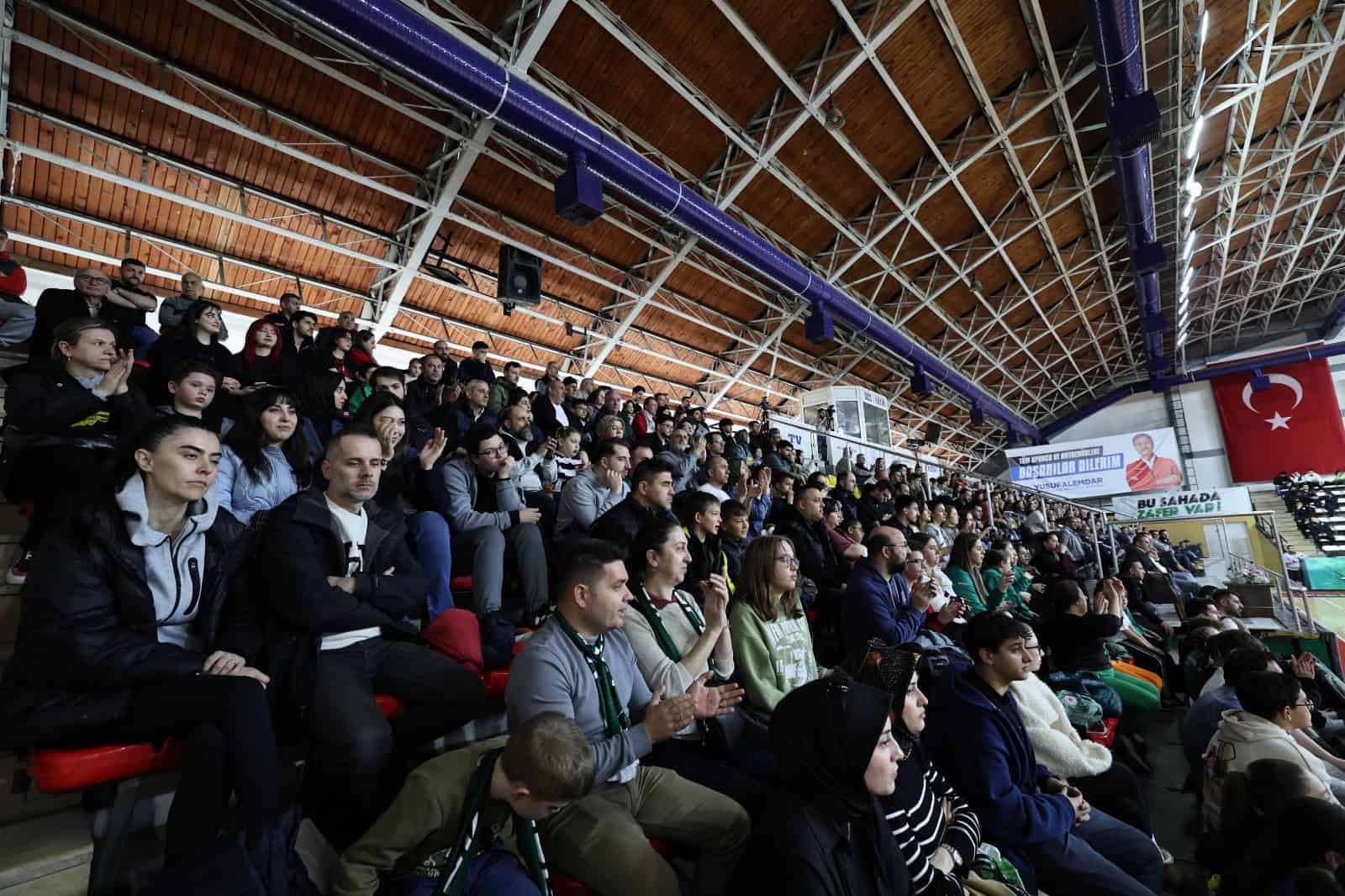 Sakarya Büyükşehir Basketbol, B Grubu Liderliğini Koruyarak Play-Off Çeyrek Finaline Katılacak