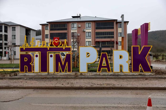 Söğütlü Ritim Park Projesinde Son Çalışmalar Tamamlanıyor: İlçe Yeni Sosyal Alanına Kavuşuyor