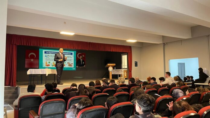 Akçakoca’da Lise Öğrencilerine Güvenli Gıda ve Bilinçli Tüketim Eğitimi Verildi