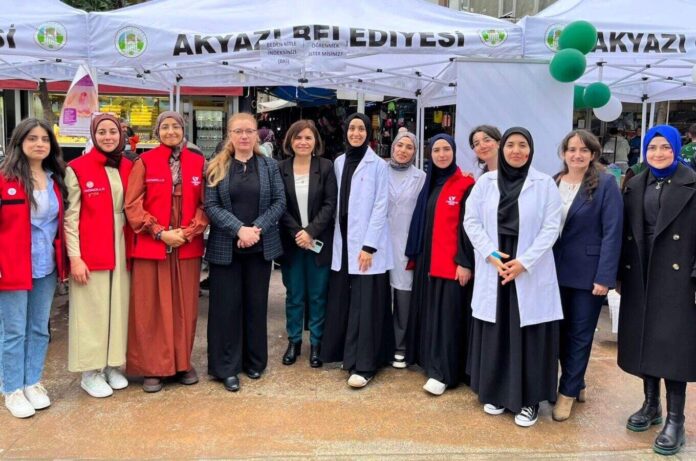 Akyazı’da Sağlık Sokağı Etkinliğinde Vatandaşlara Sağlık Taraması Yapıldı