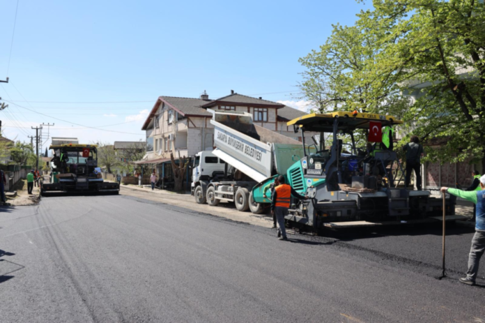 Sakarya Büyükşehir, Akyazı’da 8 Kilometrelik Yolda Asfaltlama Çalışmalarına Başladı