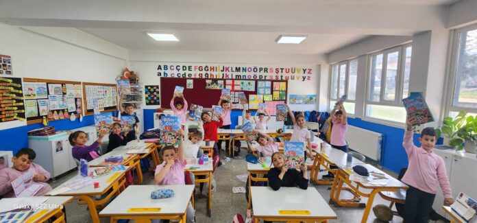 Sakarya’da Bilim Tohumları Projesiyle Çocuklara Bilim Dergisi Desteği