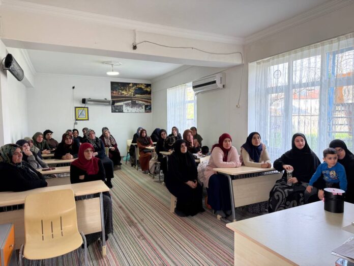 Kadın Kadına Projesi Akyazı Kırsalında Aile İçi İletişim İçin Devam Ediyor