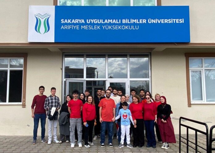 SUBÜ'de Otizm Farkındalığı İçin 'Kırmızı Işık Yak' Etkinlikleri Düzenlendi