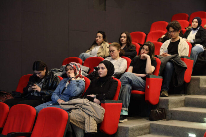 Ofis Sanat Merkezi’nde “Siz, Yaşayanlar” Gösterimi ve Roy Andersson Söyleşisi Düzenlendi