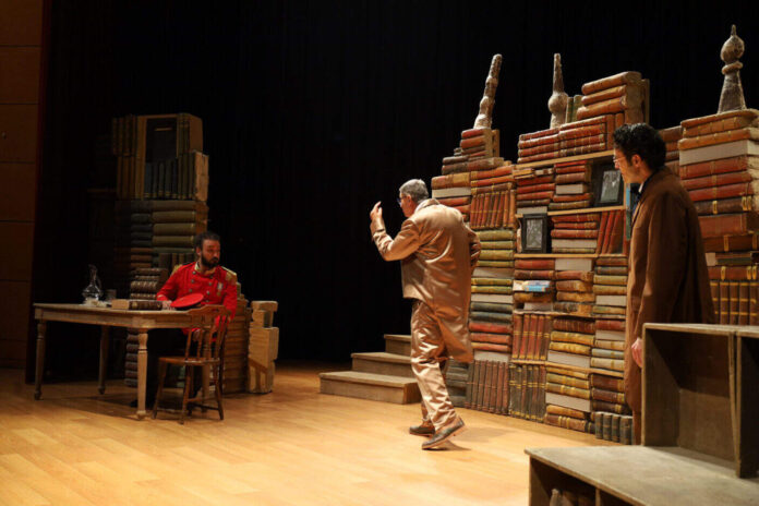 Çehov Kabare Tiyatro Oyunu Sakarya'da İzleyicilerden Yoğun İlgi Gördü