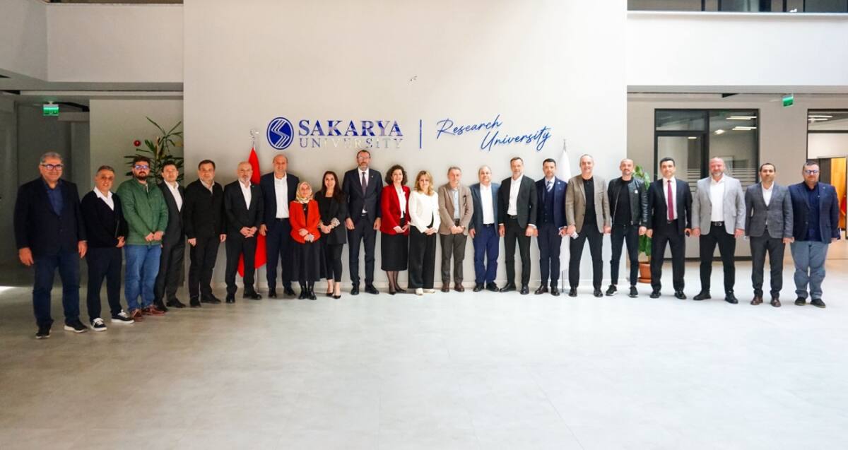 SAÜ İşletme Fakültesi Danışma Kurulu Toplantısında Yükseköğretimde Yetkinlik Temelli Eğitim Vurgulandı