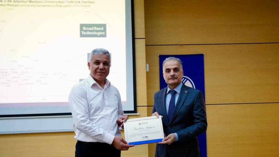 Sakarya Üniversitesi’nde Dijitalleşme ve Ulusal Güvenlik Konferansı Gerçekleştirildi
