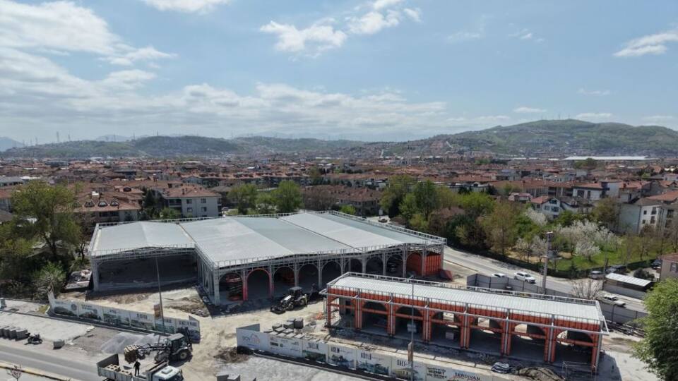 Serdivan Arabacıalanı Yeni Pazar Alanı Projesinde Yüzde 75 Tamamlanma Seviyesine Ulaşıldı