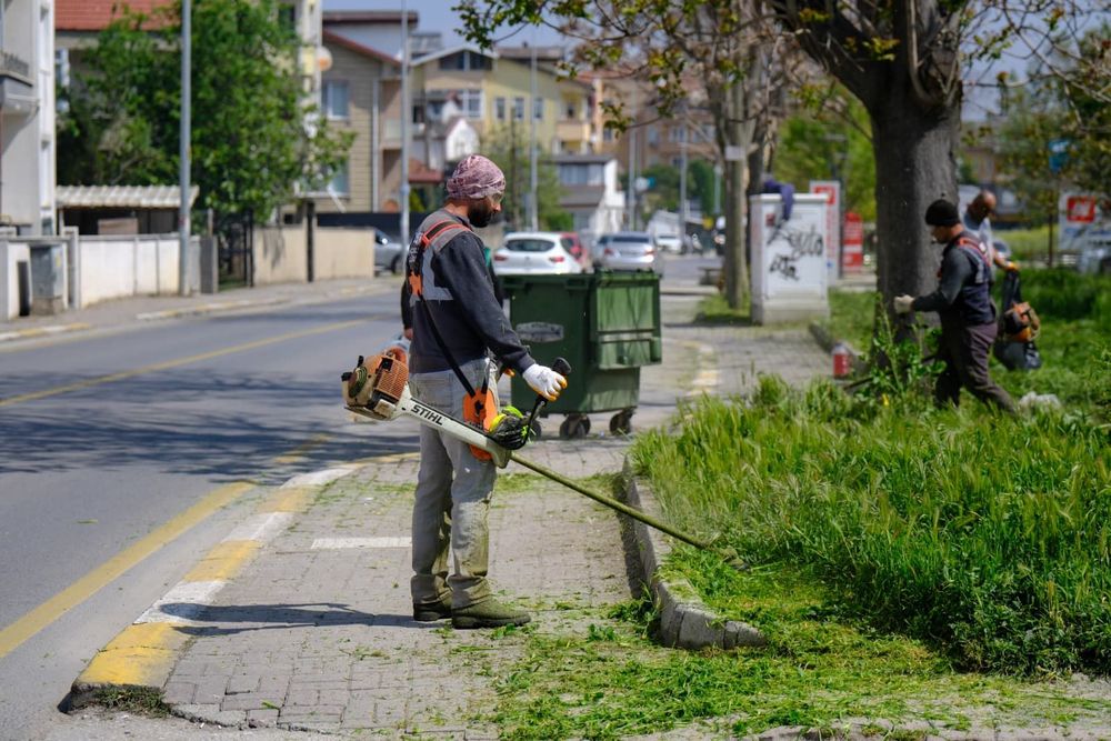 Serdivan Bahçelievler’de Bahar Temizliği ve Bakım Çalışmaları Sürüyor