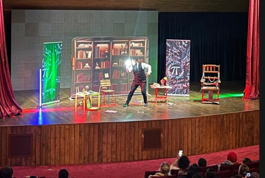 Serdivan’da Sahnelenen Nikola Tesla Oyunu Sanatseverlerden Büyük İlgi Gördü